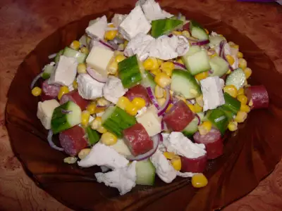 Как приготовить салат «Облачко» с курицей, ананасом и свежим огурцом