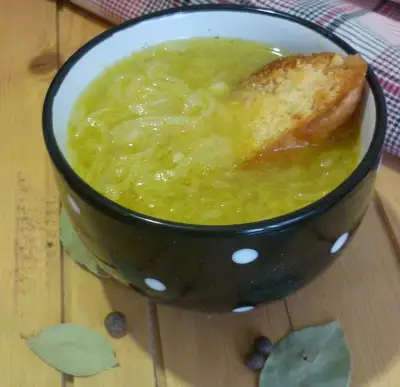 Луковый суп по-нормандски