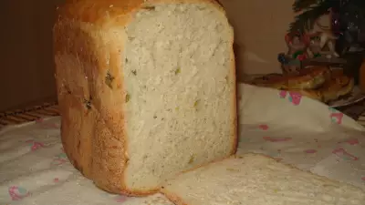Хлеб для хлебопечки с зелеными оливками маринованым перчиком и травками пряными