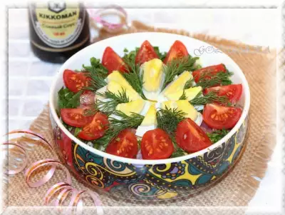 Салат с семгой и томатами черри