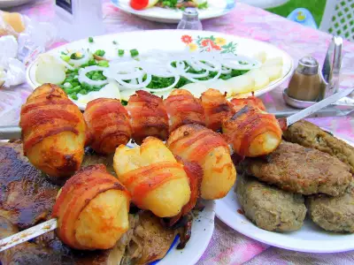 Картофель в беконе. шашлык из картофеля, как гарнир или самостоятельное блюдо.
