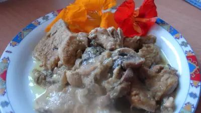 Грудка индюшки в грибном соусе curry
