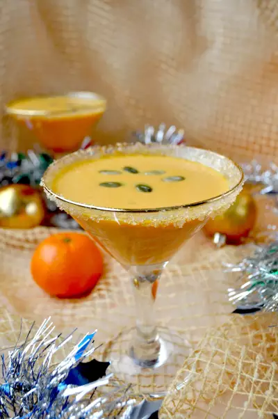 Фуршетный  новогодний суп с тыквой,мандаринами и имбирём.
