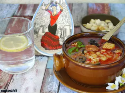 Рыбный суп с нутом и чоризо «испанские мотивы»