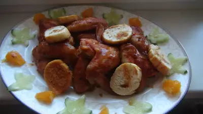 Куриные крылышки в соево апельсиновом соусе с тостами