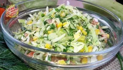 Легкий салат из свежей капусты