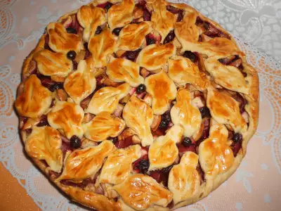 Пирог "яблочно -смородиновый аромат"