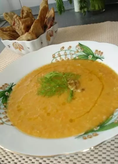 Суп-пюре из чечевицы с морковью
