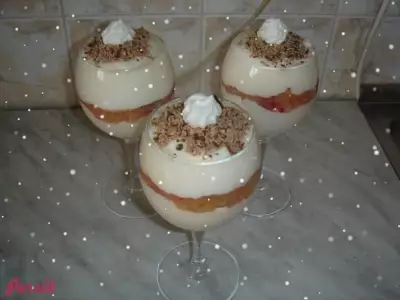 Творожный десерт с персиками
