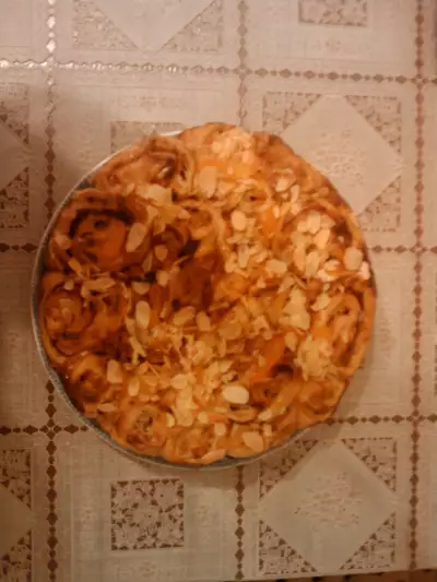 Абрикосово-творожный пирог с миндалем