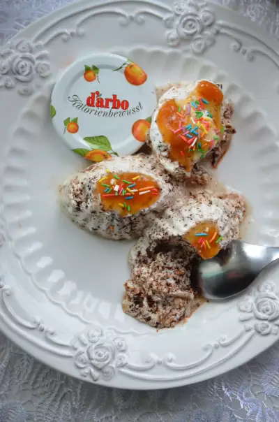 Десерт плавучие острова с шоколадной стружкой и абрикосовым конфитюром d arbo