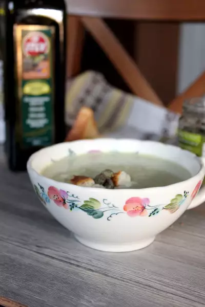 Суп из лука-порея и каперсов