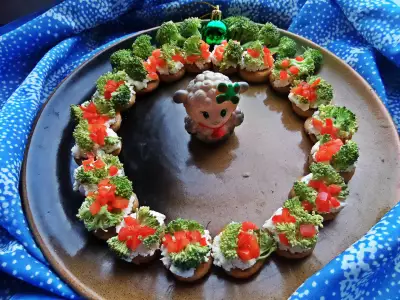 Рождественский венок - закуска с маскарпоне и овощами