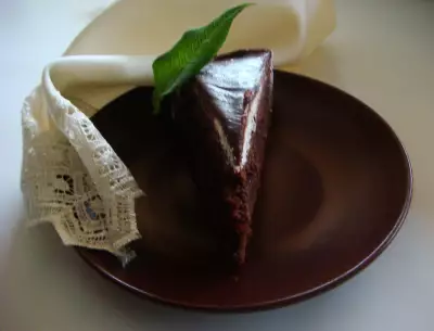 Торт шоколадно малиновый нокаут