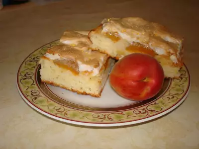 Абрикосовый пирог с безе