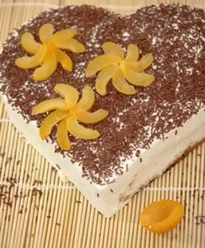 Пирог миндально-творожный с абрикосами