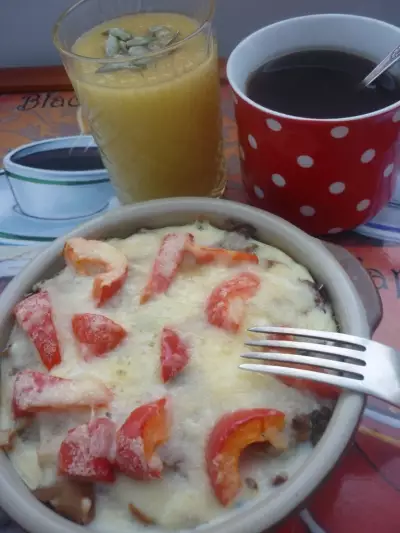Омлет с грибами и яблочно-морковная запеканка(доброе утро, мои родные)
