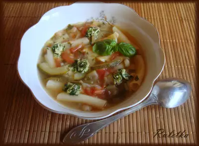 Овощной суп с белой фасолью,пастой и "песто"