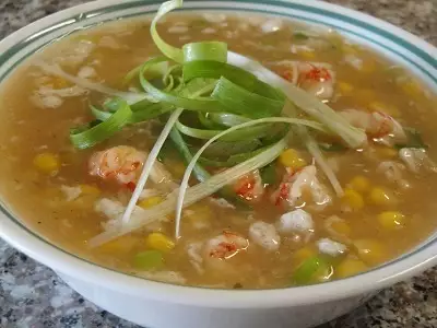 Китайский суп с лангустинами и кукурузой