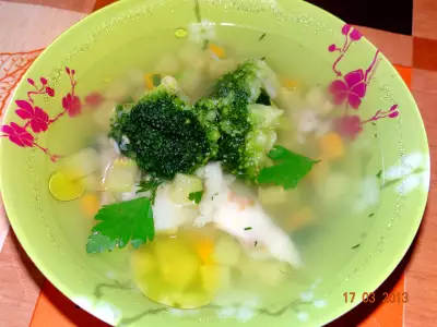 Рыбный суп с брокколи (детское меню, мультиварка)