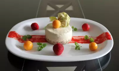 Мороженое-чизкейк с ягодным кули