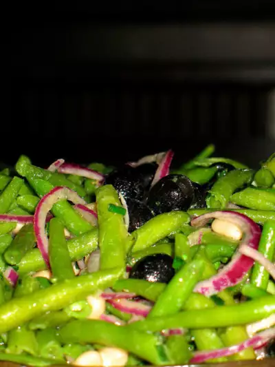 Салат из зелёной и белой фасоли insalata di fagioli bicolore
