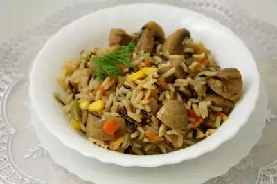 Вкусный рис с грибами и овощами в мультиварке-скороварке