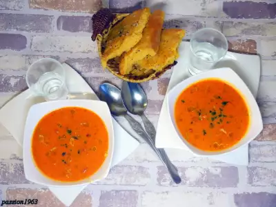 Итальянский острый суп из паприки с анисовой водкой для иветты