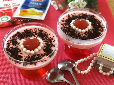 Творожно-клубничный десерт "валентинка"