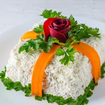 Салат подарок. красивый и очень вкусный праздничный салат