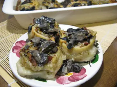 Постное заварное тесто на вареники и пельмени мясные розочки с грибным соусом