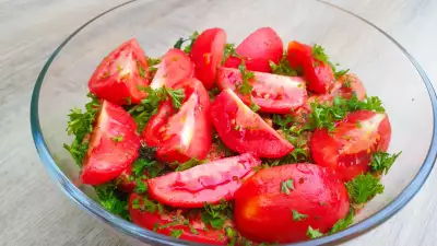 Быстрые маринованные помидоры с мятой