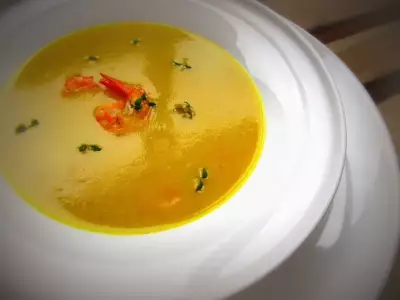 Пряный имбирный крем суп из картофеля с креветками