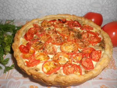Пирог с томатами и красным луком