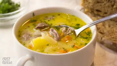 Согревающий сливочный суп с куриными сердечками