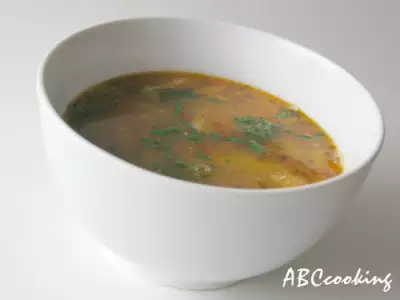 Густой куриный суп с перловкой и фасолью