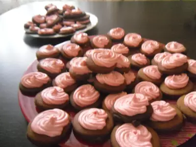 Медово-имбирные печеньки с королевской розовой глазурью "мадам де помпадур"