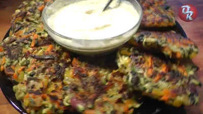 Кабачково-овощные оладушки, с грибами