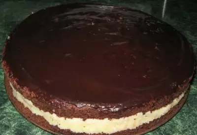 Торт шоколадный с кокосовой начинкой
