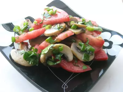 Помидорно-грибной салат