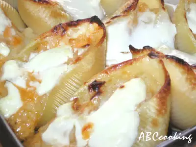 Ракушки фаршированные картофельно сырной массой