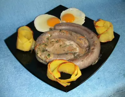 Колбаски домашние под острым соусом
