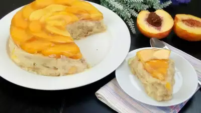 Пудинговый торт с персиками без выпечки