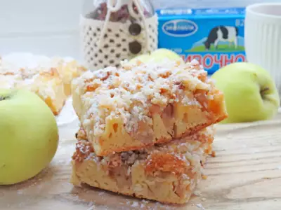 Творожный пирог с яблоками и кокосовой карамелью
