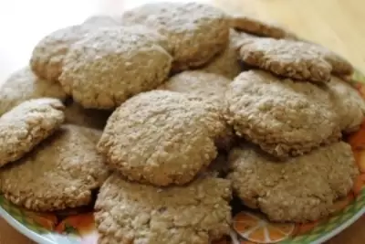 Овсяное печенье с кокосовой стружкой и кунжутом