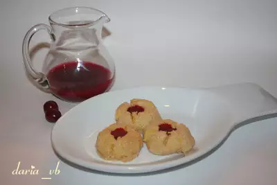 Рассыпчатое печенье с клюквенным джемом «отпечатки» (cranberry thumbprints)