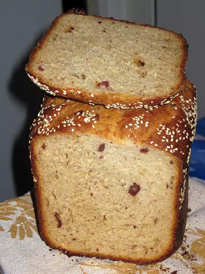 Творожная сдоба с финиками и изюмом в хлебопечке