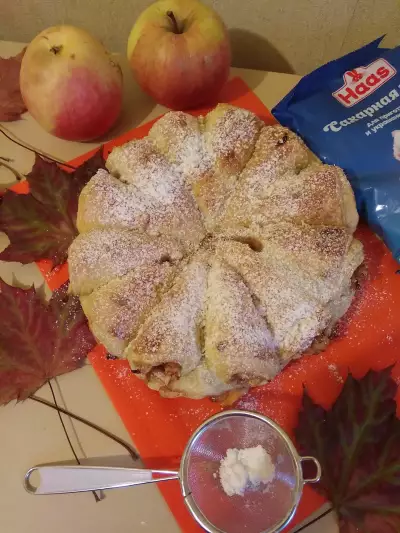 Слоеный пирог "яблочные рожки"
