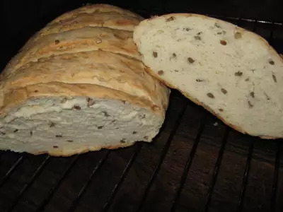 Сырный французский хлеб без сыра, но с семечками