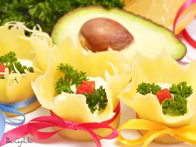 Пикантные сырные тарталетки с авокадно-творожной начинкой "восторг".